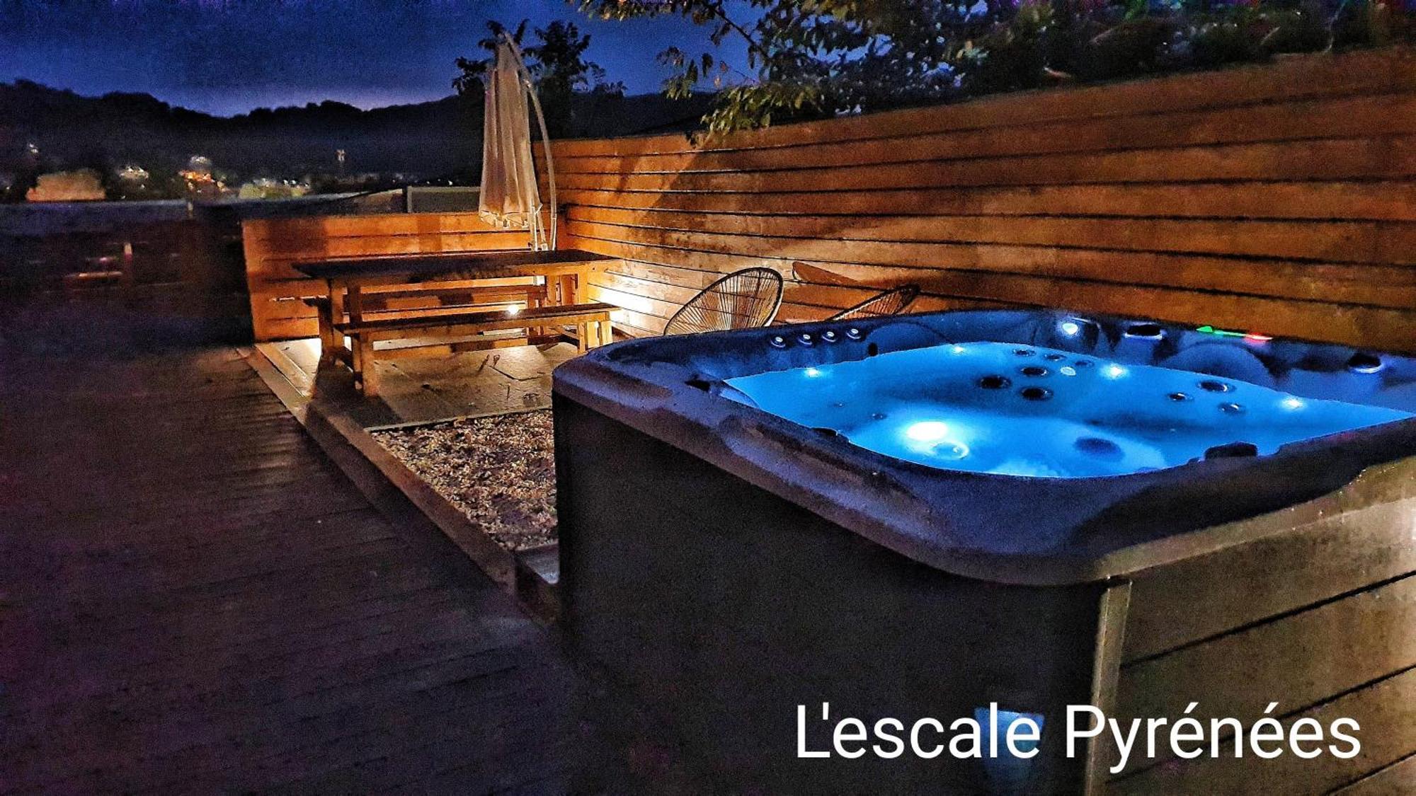 Le Chalet Jacuzzi Et Detente 4 Etoiles Bagneres-de-Bigorre Ngoại thất bức ảnh